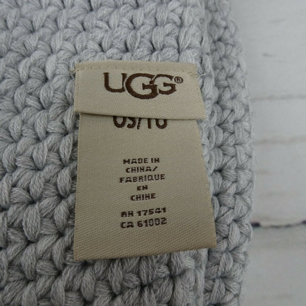 New UGG Pom Pom Knit Beanie Women's Men's Unisex Wool-Blend Logo OS Heather Grey - Picture 8 of 10